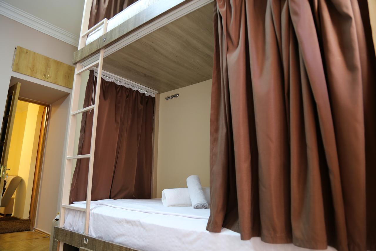 Magnolia Hostel Erivan Exterior foto